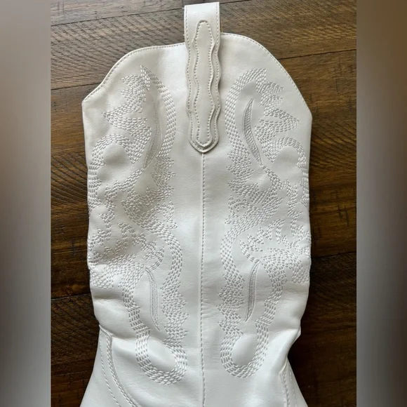 NWT White cowboy boots - Picture 4 of 6